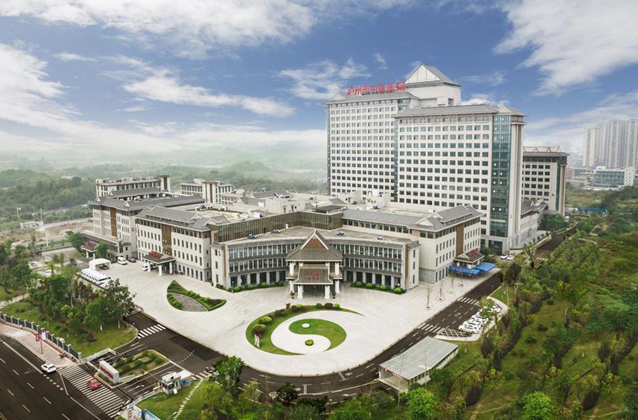 刚刚听四川泸州市中医医院的朋友说，设备科原来的闻科长栽在了自己的岗位上。设备科是