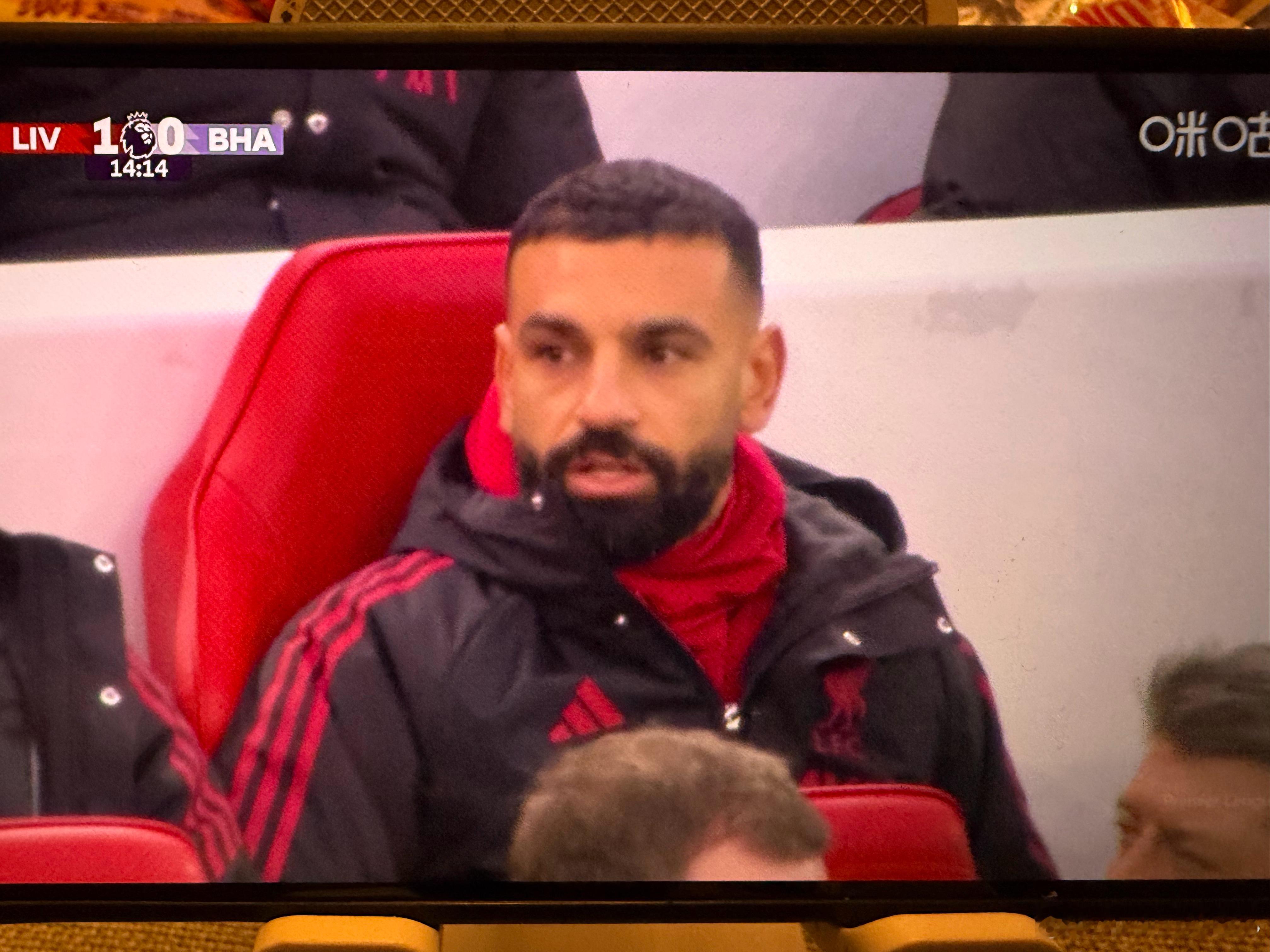 坐在替补席上的法老 利物浦vs布莱顿