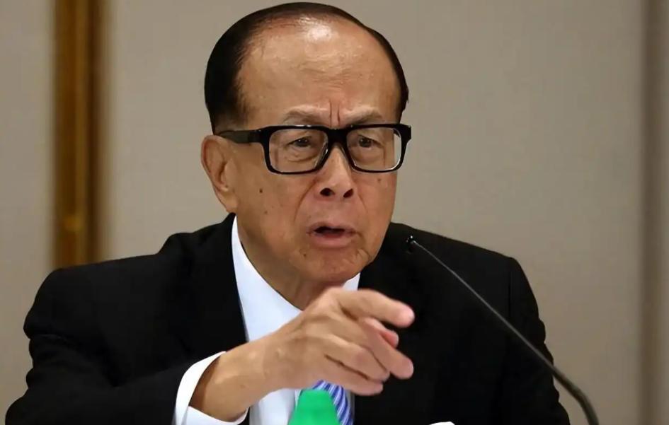 中方发“开战”檄文，对巴拿马连用9个判词，李嘉诚罕见带头冲锋。
 
这不是噱头，