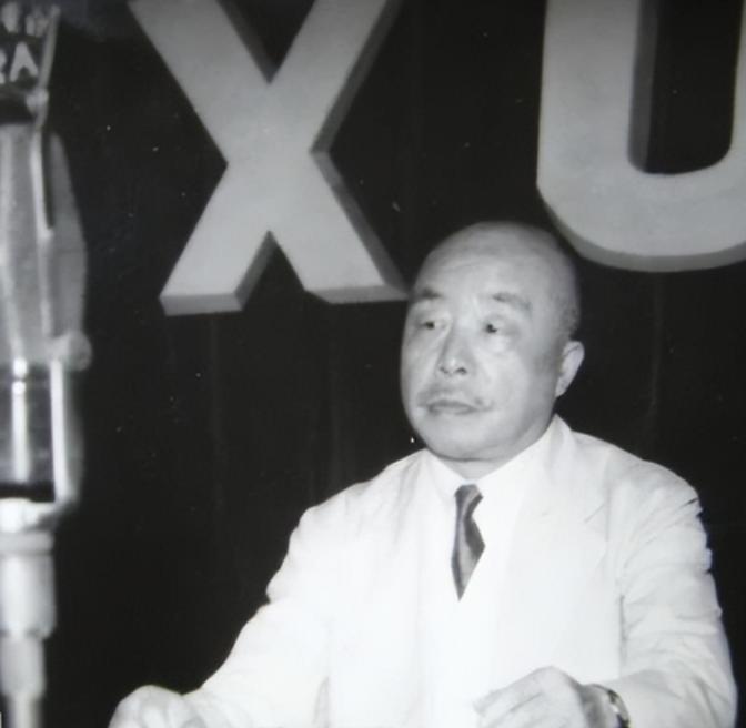 他一手把"干儿子"提拔成中将，结果干儿子反手把他送上了刑场，行刑官是他的老部下，