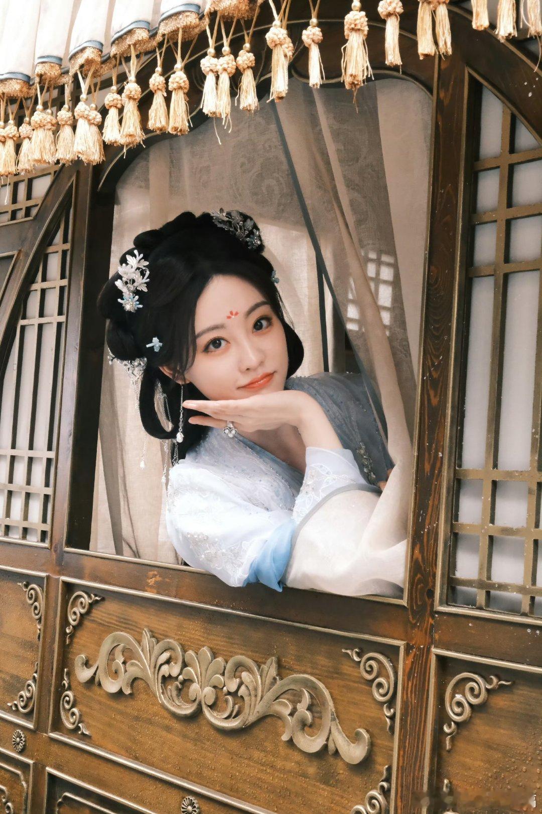 祝绪丹脑袋里只剩超前俩字这个祝绪丹真的太美貌了，剧里面觉醒的时候脑袋只剩超前吧哈