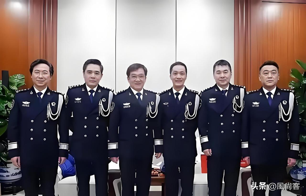 这六位演员，谁最像公安局的局长？