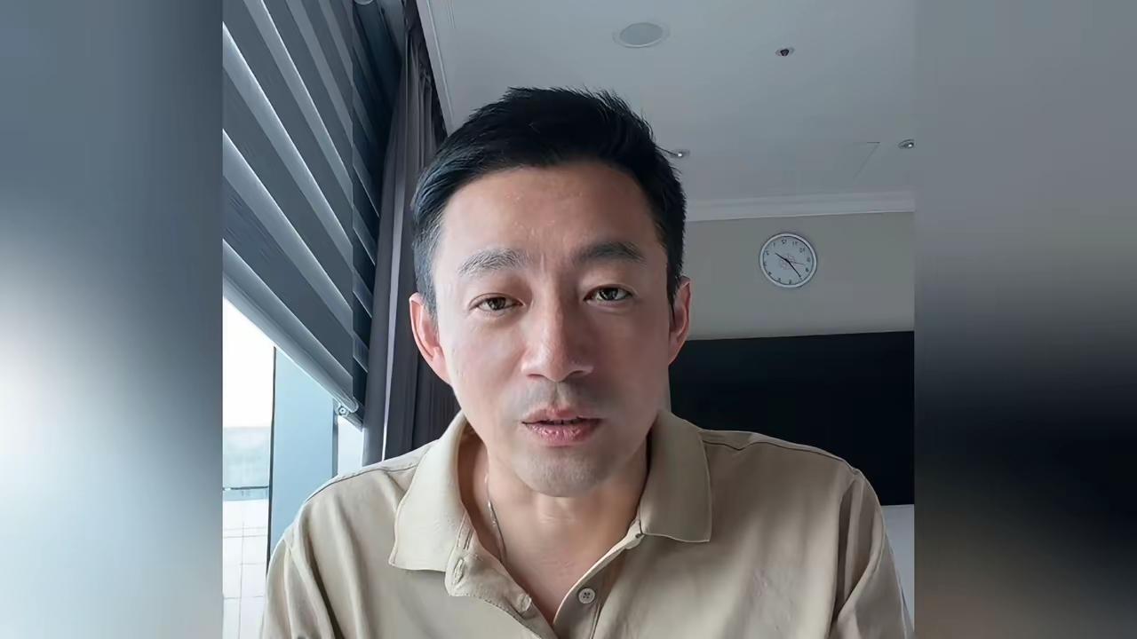 王小菲真是个败家子，一句麻六记销量和张兰没有关系，导致销量直接暴跌，他以为他家的