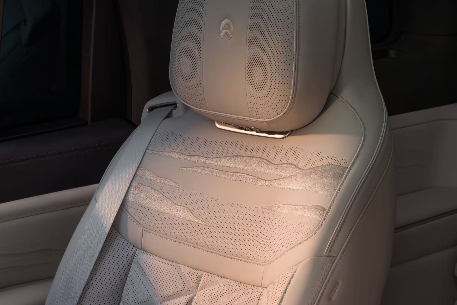 旗舰车型就得有拿得出手的原创设计！蔚来从一开始就把原创当核心。作为蔚来的旗舰SU