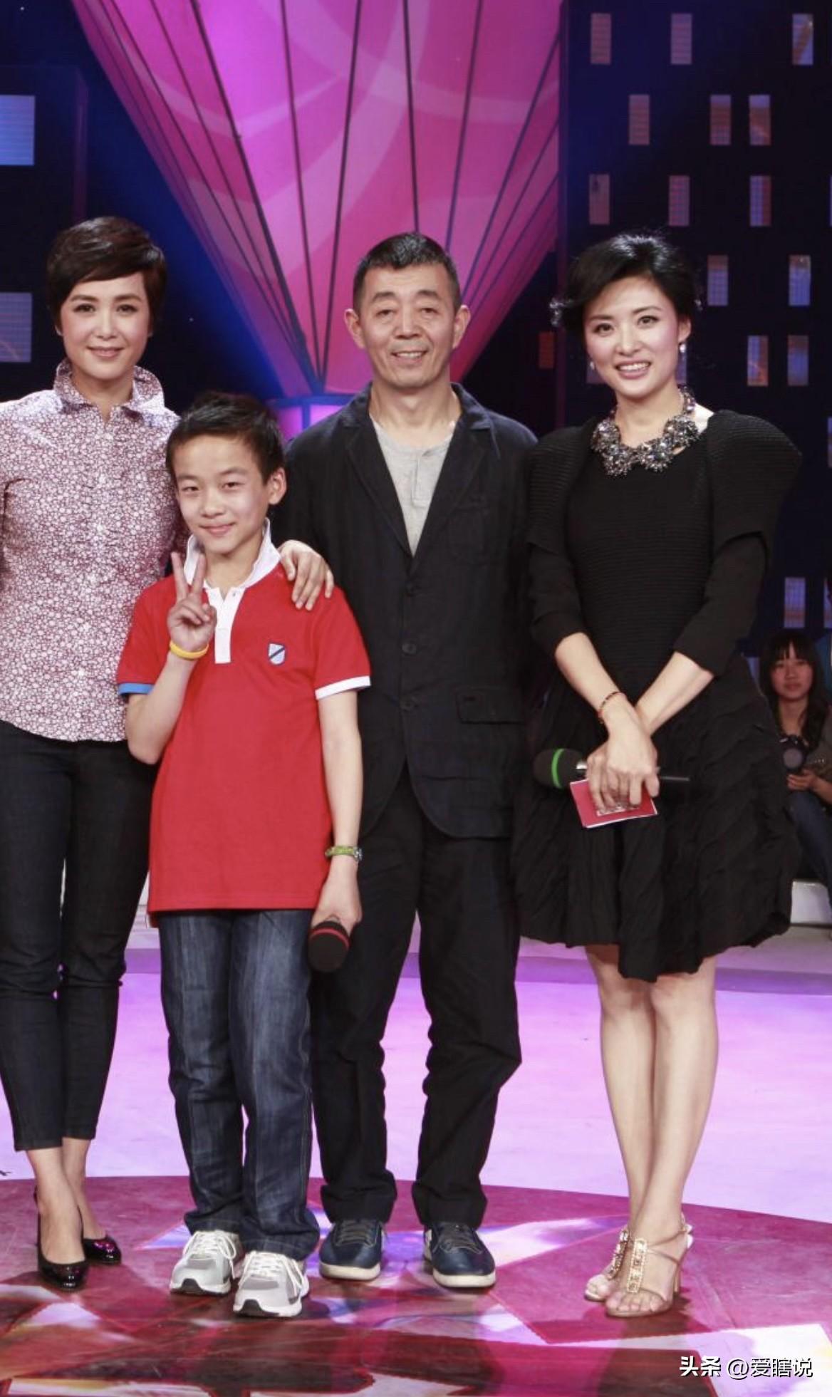 周涛身边的这个男人好像是位某知名导演？