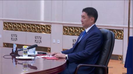 中国和蒙古国谈妥了

9月2日上午，中国方面在北京会见出席活动的蒙古国总统呼日勒
