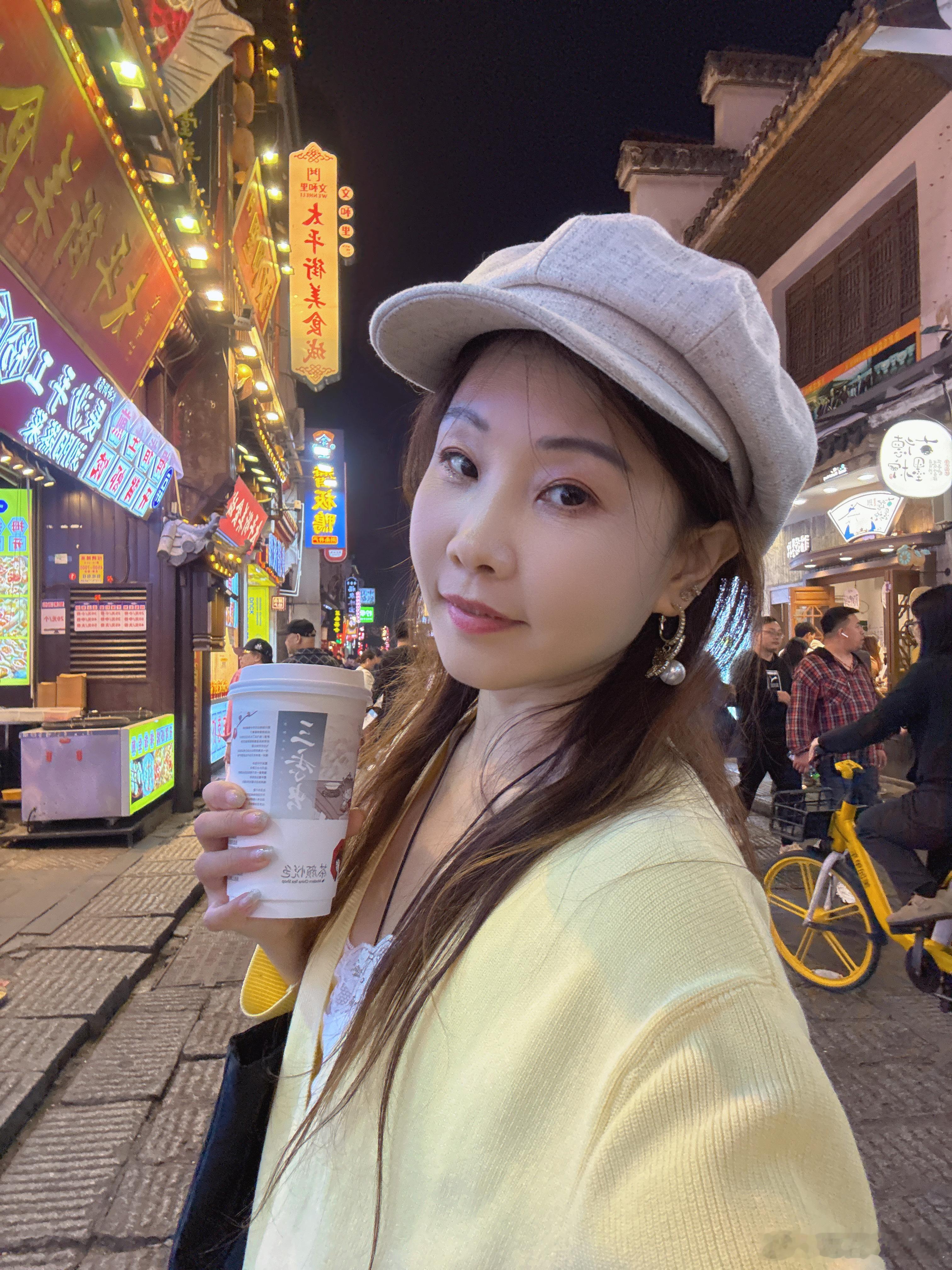 当你无人可依的时候，你的身体为了带你走出深渊背脊之处才会主动长出翅膀，自能生羽翼