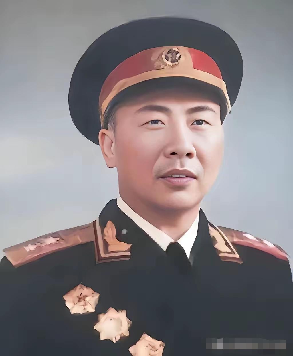 1984年，曾思玉正式离休。从济南军区司令员位上退下，他没回江西老家，带着家人定