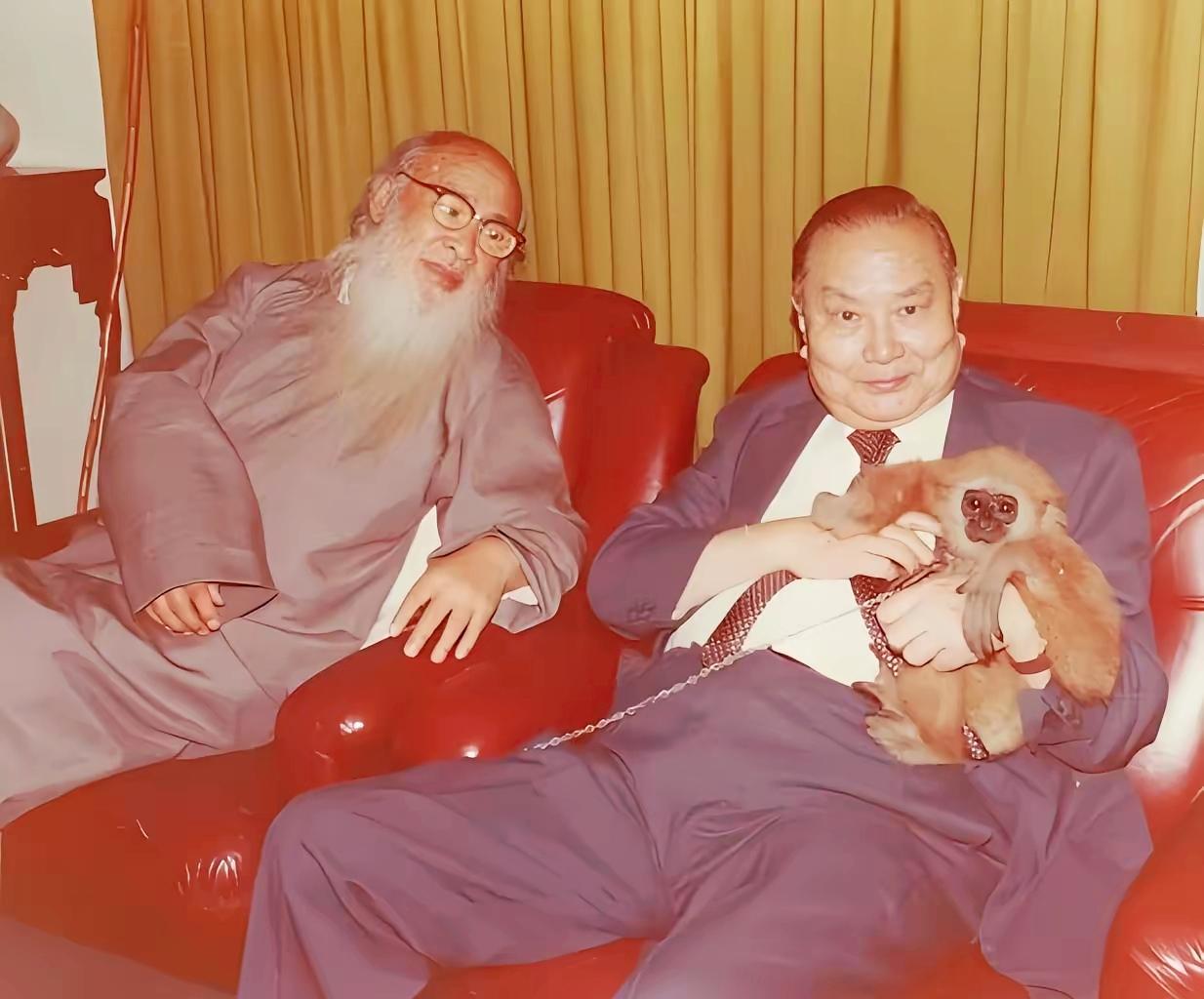 杜月笙两救王新衡、赠60根金条，他去世后儿子求助却被拒，原因太现实！
 
特务头