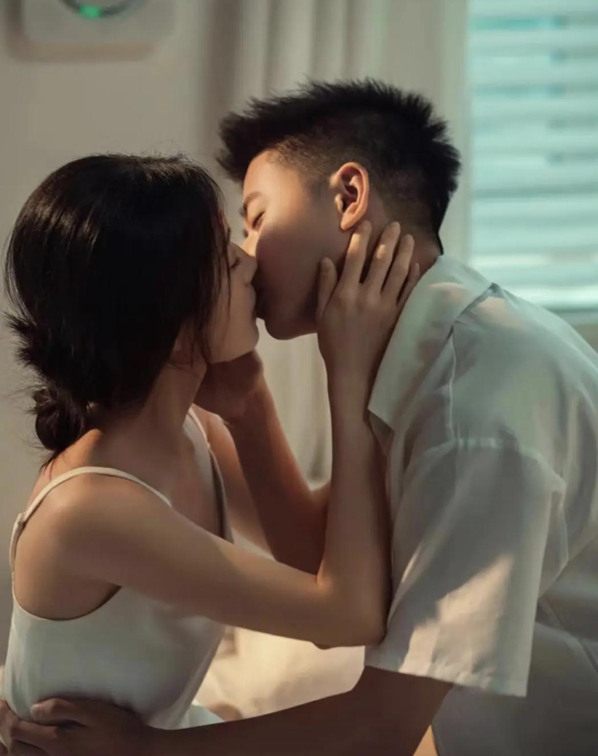 女人其实很好哄

有些丈夫总抱怨妻子情绪多变，心思难猜。其实只要愿意花心思，你会