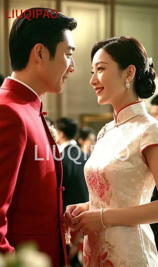 红妆美人笑，佳偶共白头。