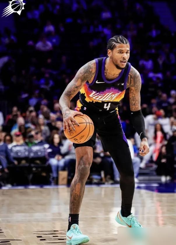 别吹布克了，太阳这5年3.16亿的合同，正在一步步把球队拖进钱德勒·帕森斯的坟墓