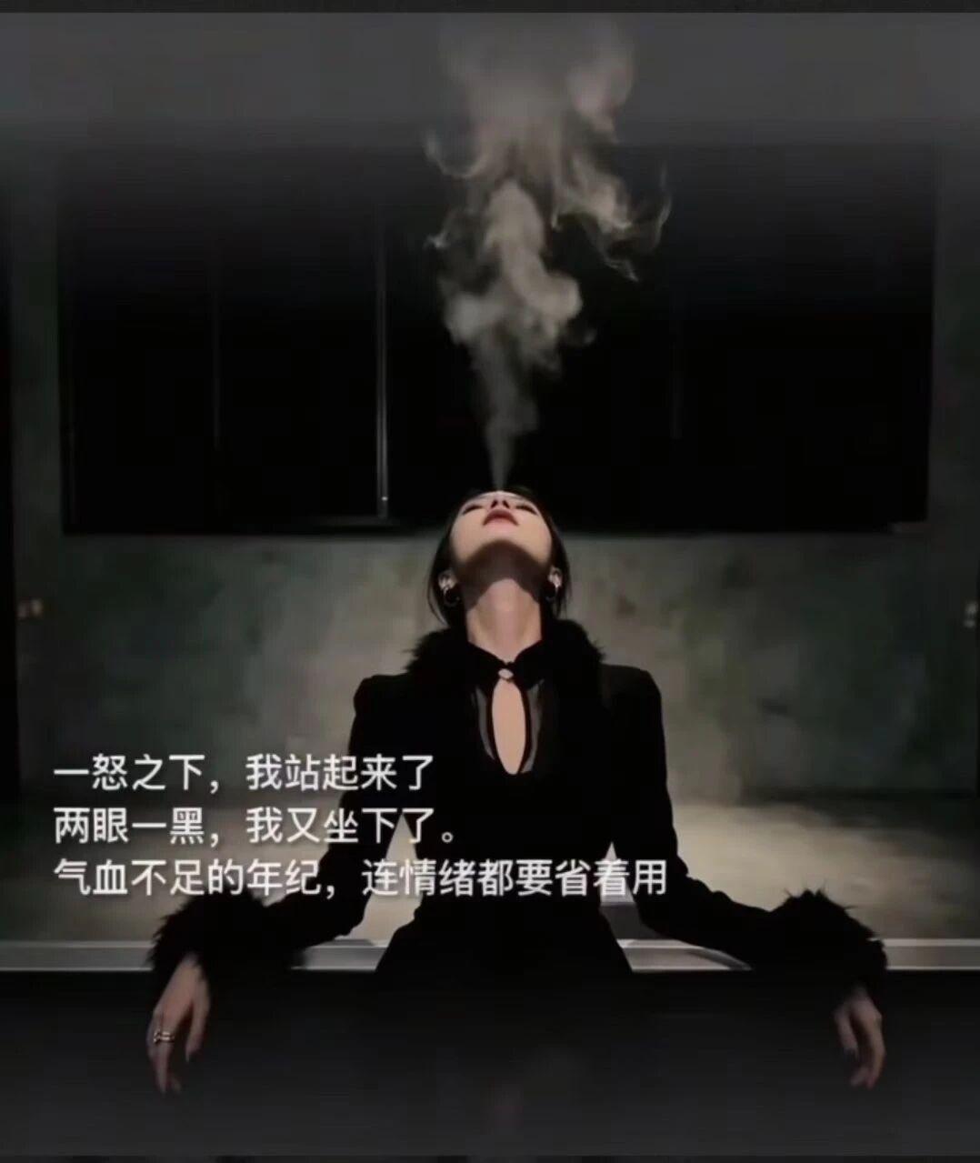 我发现一个现象

看视频人家盘头发，感觉好容易啊！自己一上手，乱糟糟不像样啊！