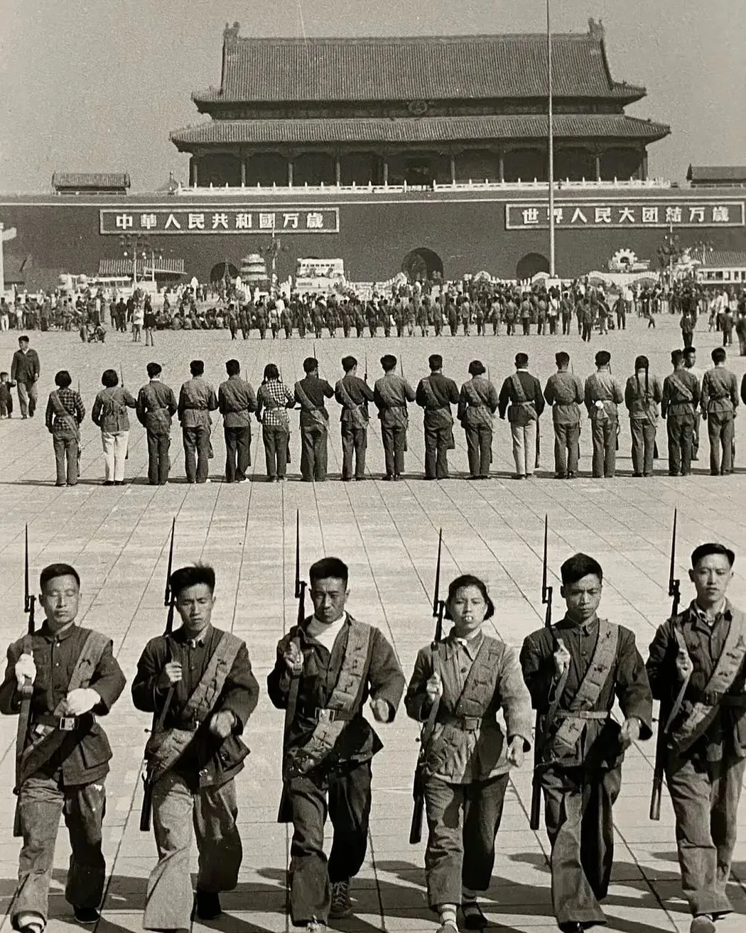 北京，1958年，亨利·卡地亚·布列松摄。