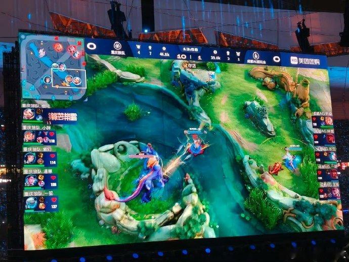 长生第一局就上FMVP强度长生曾用王昭君打出无数高光，如今在关键赛事首局祭出，必