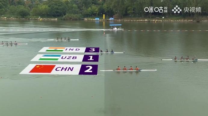 【再摘一银！#安徽小伙徐桥亚运赛艇披金挂银#！】9月25日，安徽阜阳小伙徐桥再战
