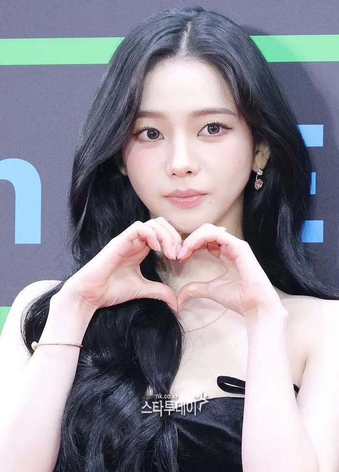 aespa红毯新闻图已出，吒美出新高度MMA直播MMA颁奖典礼