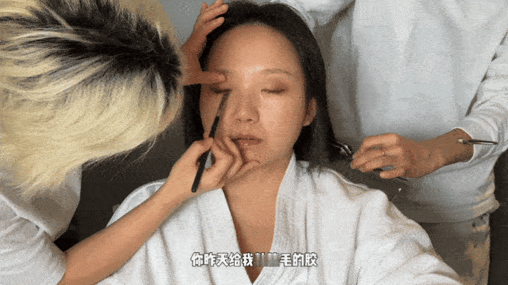 #李嘉琦彩妆已经nextlevel# 不看不知道，一看就发现李嘉琦连化妆vlog