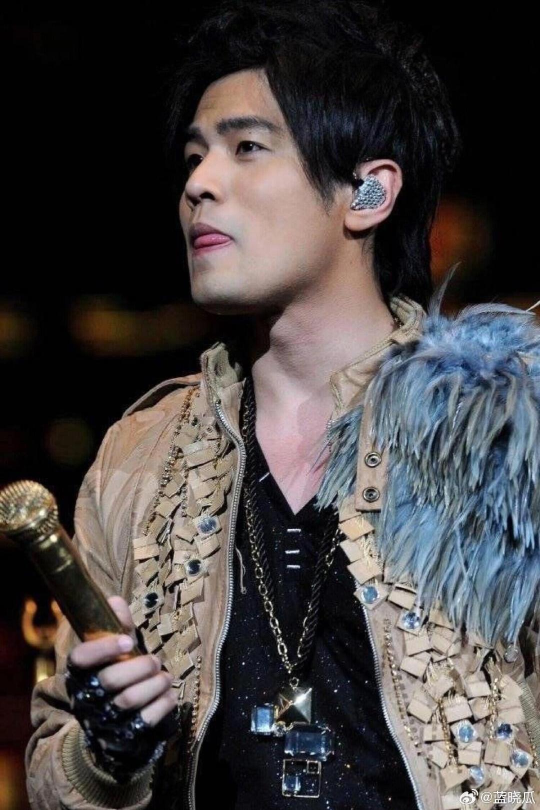 看周杰伦演唱会被豪横京爷包场KTV周杰伦演唱会豪横京爷硬核应援 谁能想到看完周杰