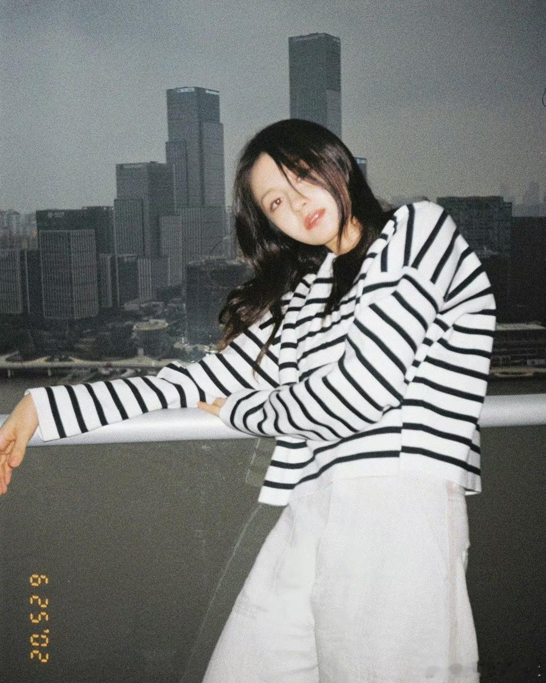 愿姐姐可以一直保持这个笑容[亲亲][亲亲][亲亲]随心做自己#李兰迪[超话]# 