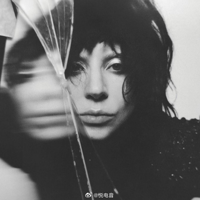 LadyGaga 【Lady Gaga专辑《Mayhem》在巴西销量突破320万
