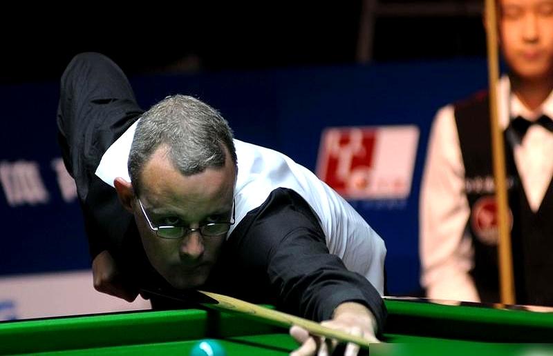 一个很有意思的对比，看完让人五味杂陈
斯诺克冠军马克·艾伦，生涯奖金500万英镑