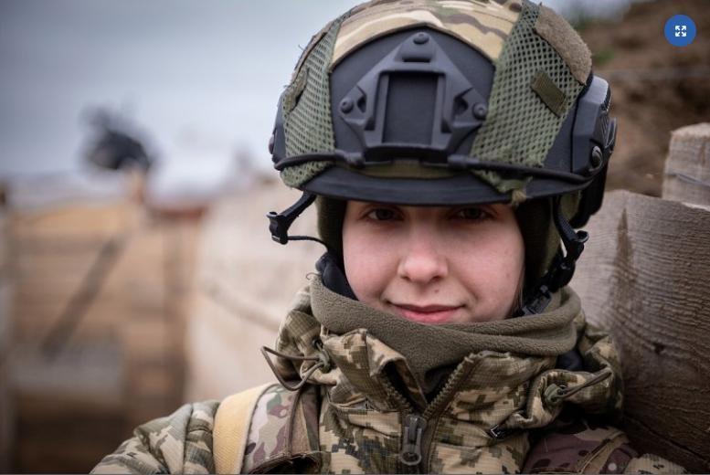图文：24岁乌克兰女子的从军之路：从编舞家到反无人机机动炮队炮手再到无人机操作手