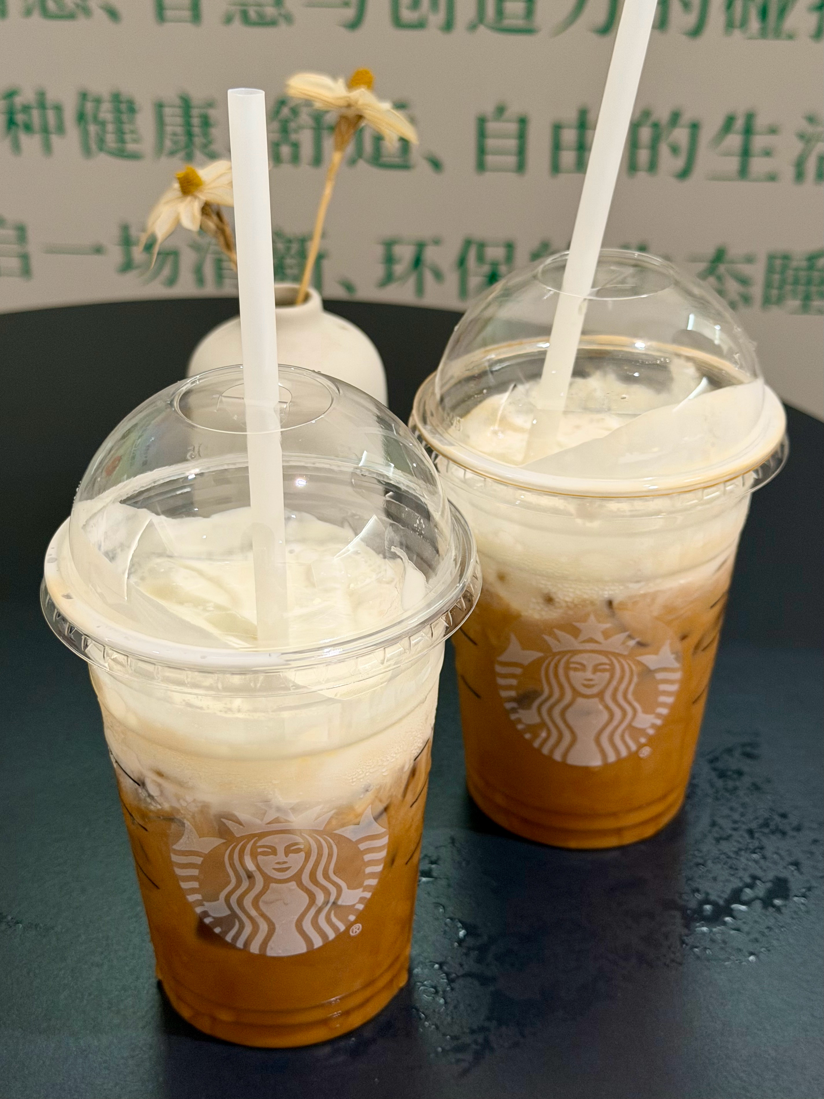 八月工作行程迟迟不敢敲定，担心和五公时间撞了，工作太投入聊完咖啡都化完了🫠，到