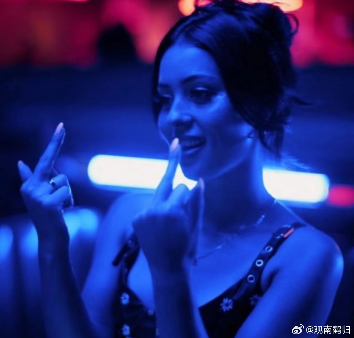 亢奋里的Maddy简直迷死人了，感觉她就是一个把伤官发挥到极致的角色，那种极致的