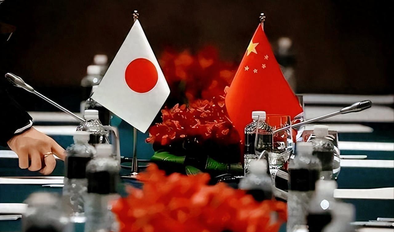 高市早苗喊着介入台海？日本动武的四大恶果该醒醒了
日本政客高市早苗一句“武力介入