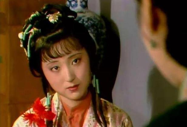 林黛玉才高德低，在宫花事件中体现得淋漓尽致。

早读《道德经》，读到第六十一章的