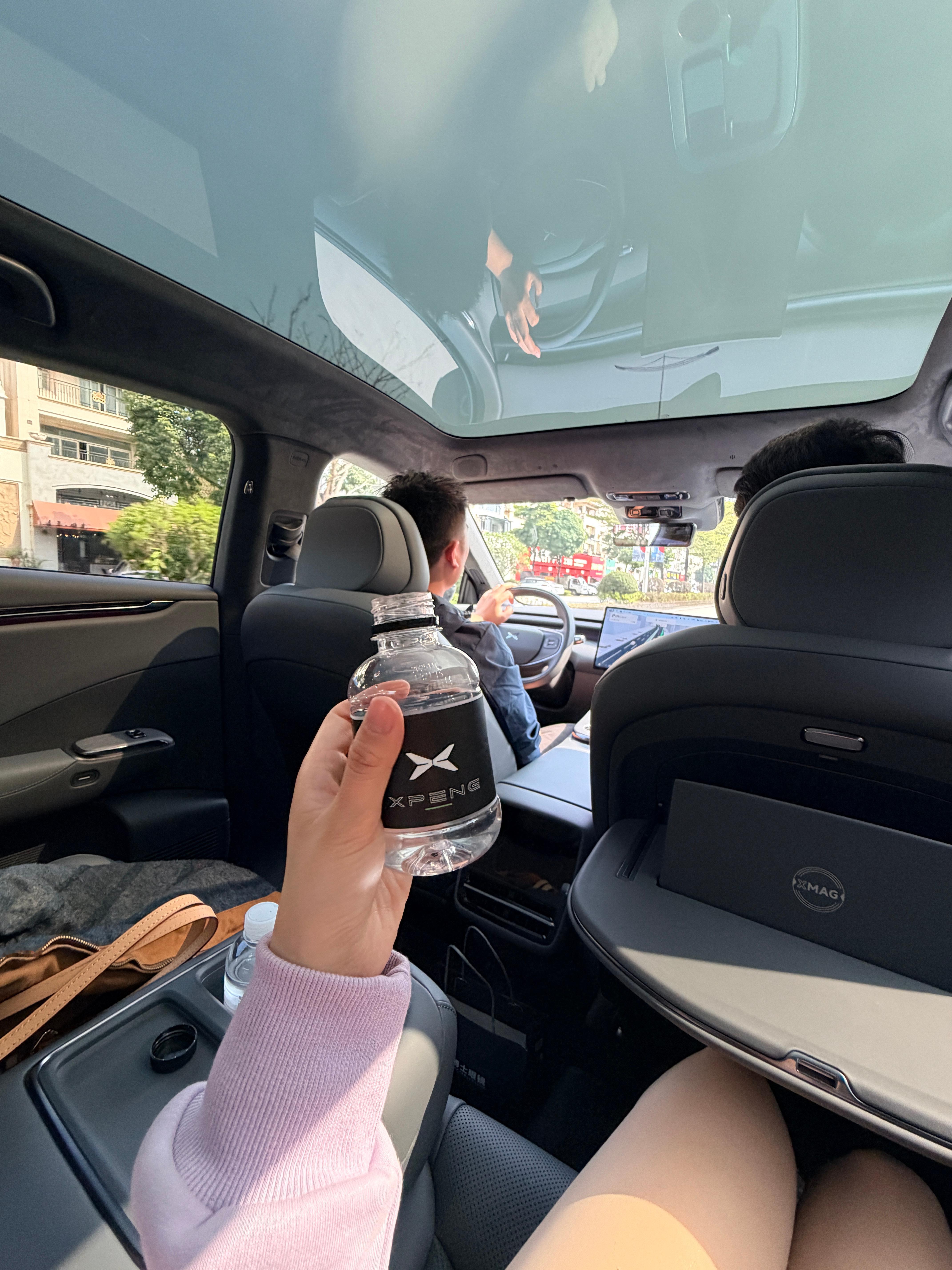 真好~小鹏G7把我送回了珠海的家我觉得它还可以把我送回……上海的家、厦门的家和安