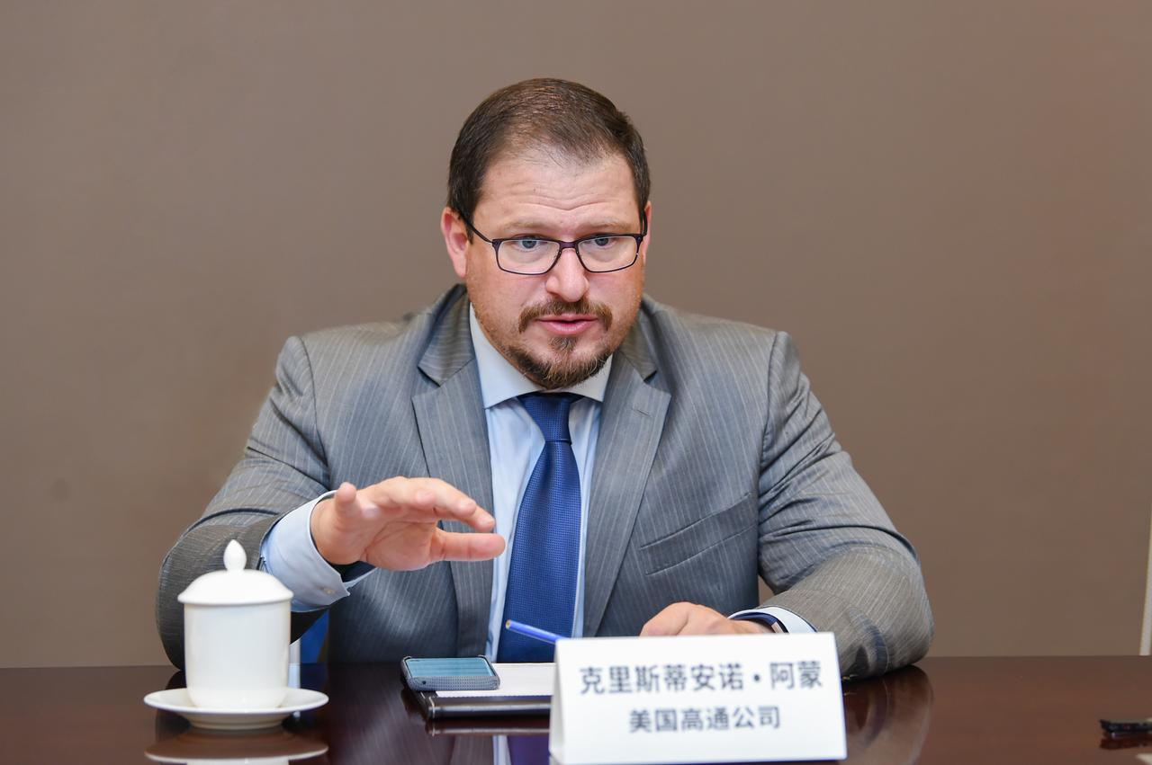 高通的镰刀，终于砍向自己人了。

9月1日起，芯片涨价两位数。骁龙8 Elite