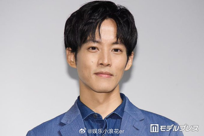 松坂桃李谈当爸后变化 据日媒，松坂桃李在节目中谈及当爸后的变化，透露自从与户田惠