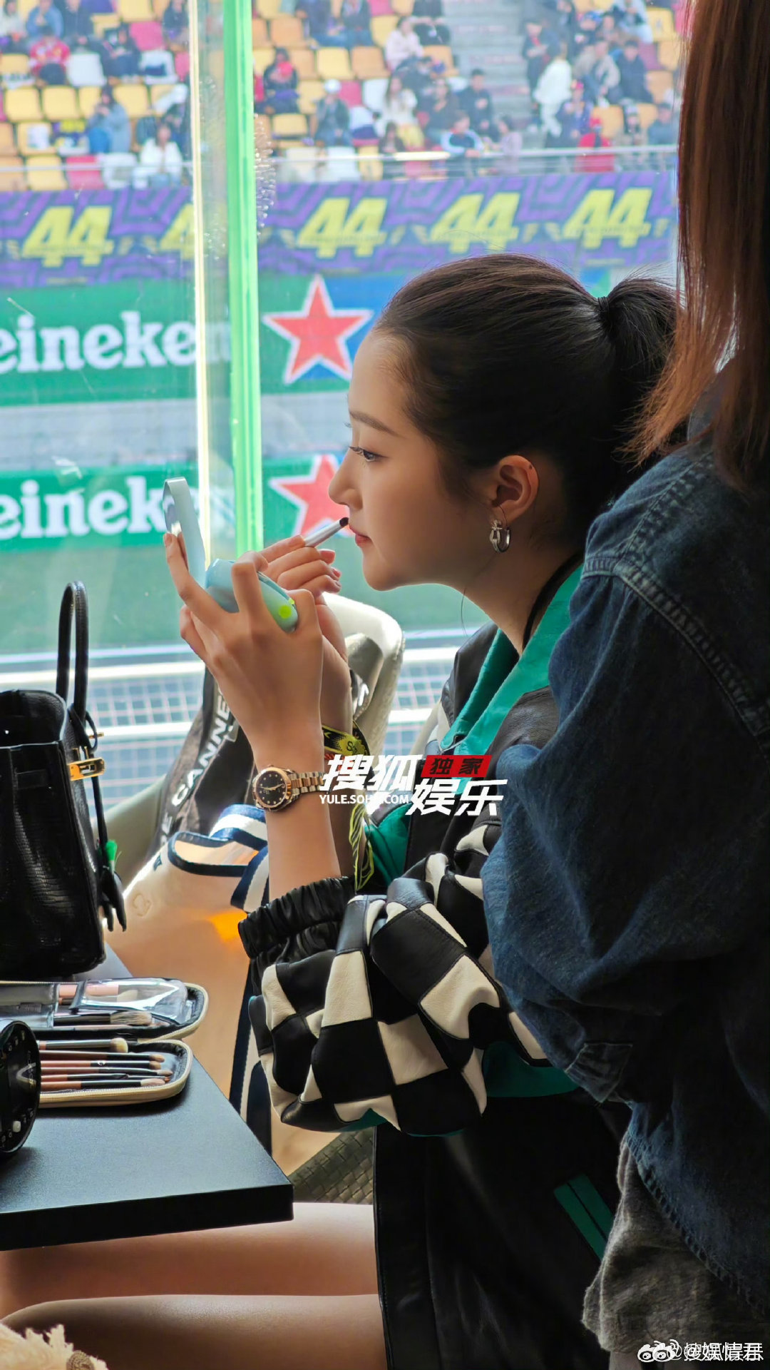 关晓彤好优越的头骨关晓彤大光明高马尾谁懂这个头骨太优越了！！ 大光明高马尾有几年