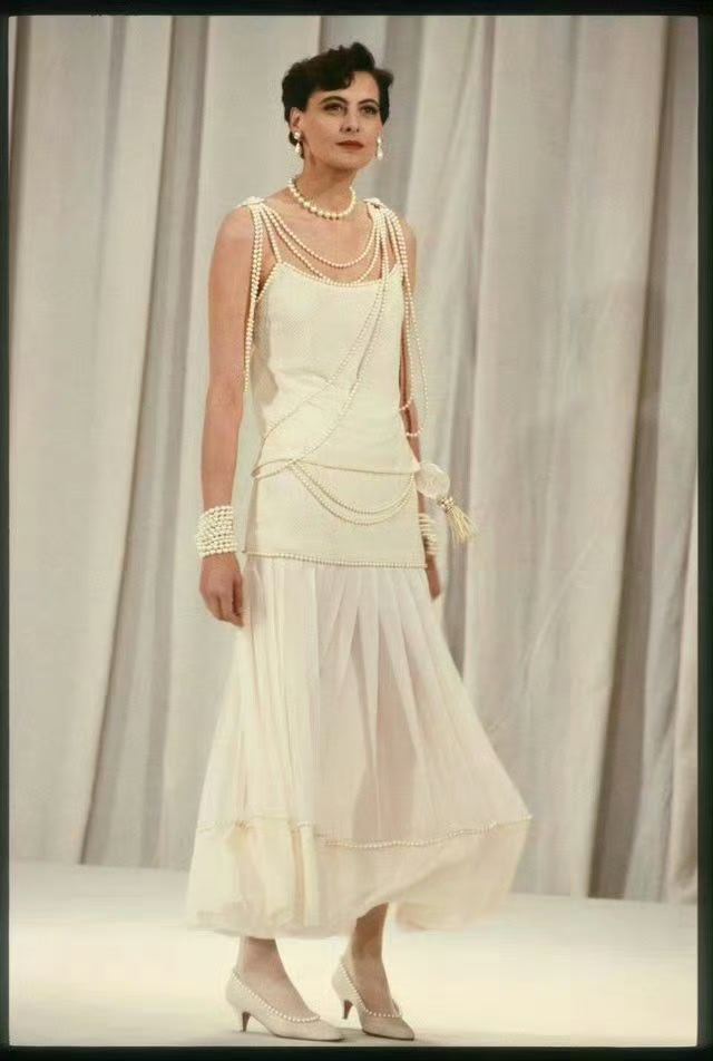 奚梦瑶婚礼演绎两大顶奢高定Dior高定特别定制CHANEL 1989春夏古董高定