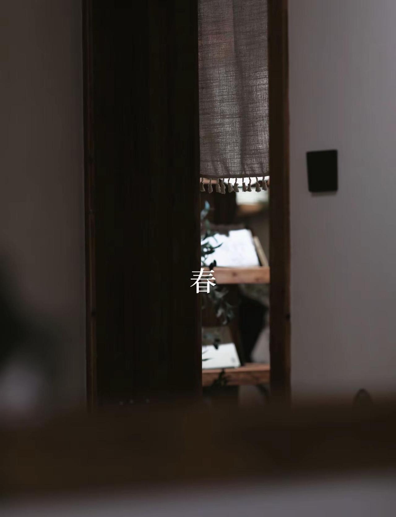 本是物欲淡薄之人，所以对精神世界的需求便格外高些。不贪繁华只愿心安，灵魂有处可栖