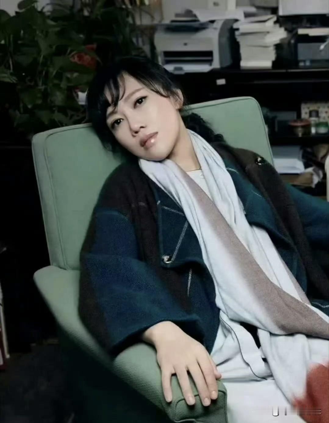 女作家张悦然：“高铁太快，破坏回家的仪式感”

历史学家易中天：高铁太快，没有了