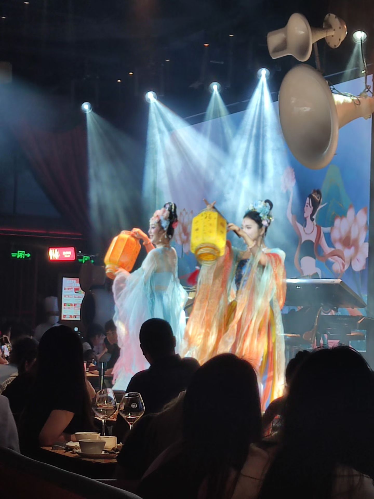 现在时代的红利只有一个，就是保持身心健康，现在卷的已不是房子车子票子，而是良好心