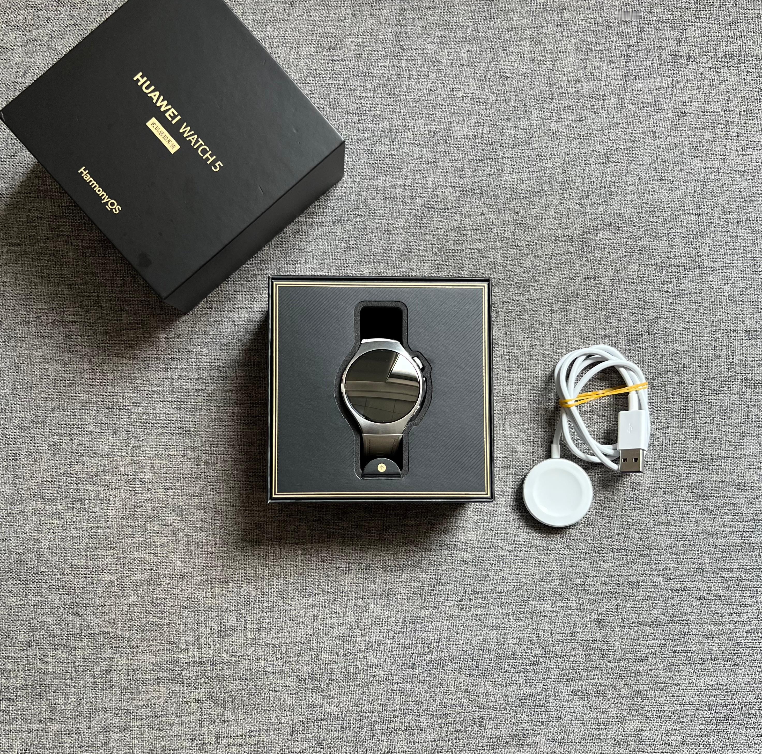 华为Watch5 42mm 不锈钢表壳 金星白，屏幕完美，外壳小划痕，盒子配件全