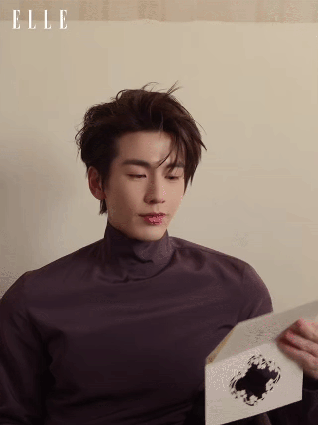 这就是张凌赫丝每天催磕的杂志造型吗？他怎么想笑又不敢笑的 