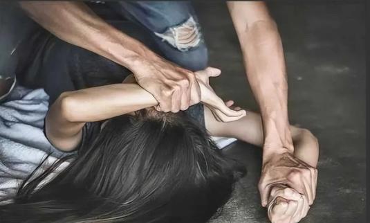 “脸都不要了！”上海一研究所所长，带女下属出差，饭局后在出租车上动手动脚，甚至到