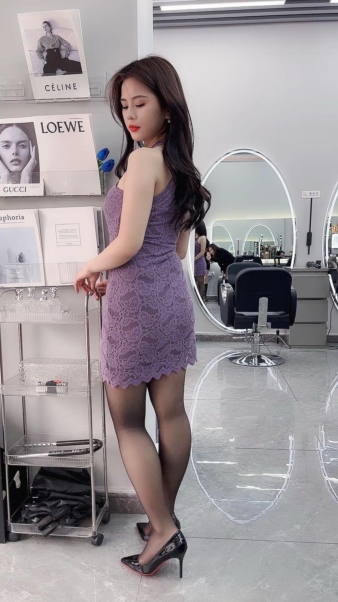 高跟鞋老板娘80后