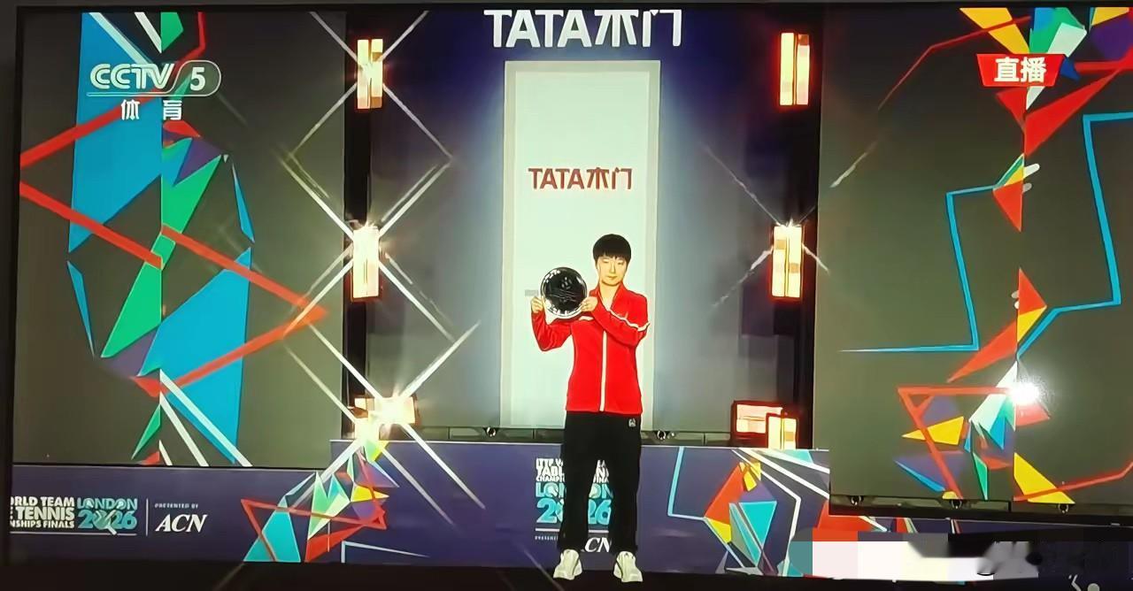 恭喜孙颖莎荣膺2026世乒赛最佳女运动员奖，她是百年世乒赛历史上女乒唯一蝉联MV