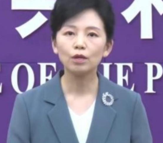 中国又悄悄关上了一扇更要命的门！2025年2月，商务部和海关总署联合发布了一则公