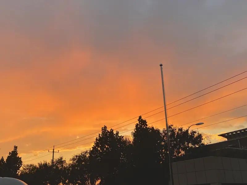 戒掉“讨好型人格”后，我的人生像开了挂
 
以前的我，活得特别累。
别人一句重话