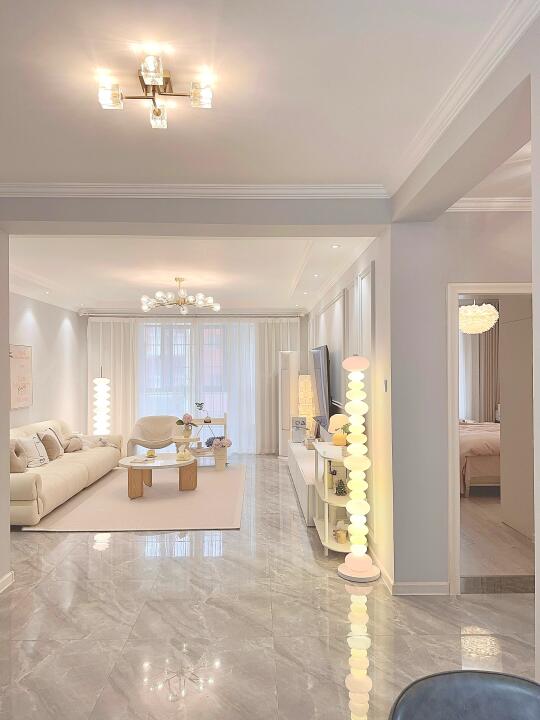 26岁，靠老公拥有了第一套Dream house！