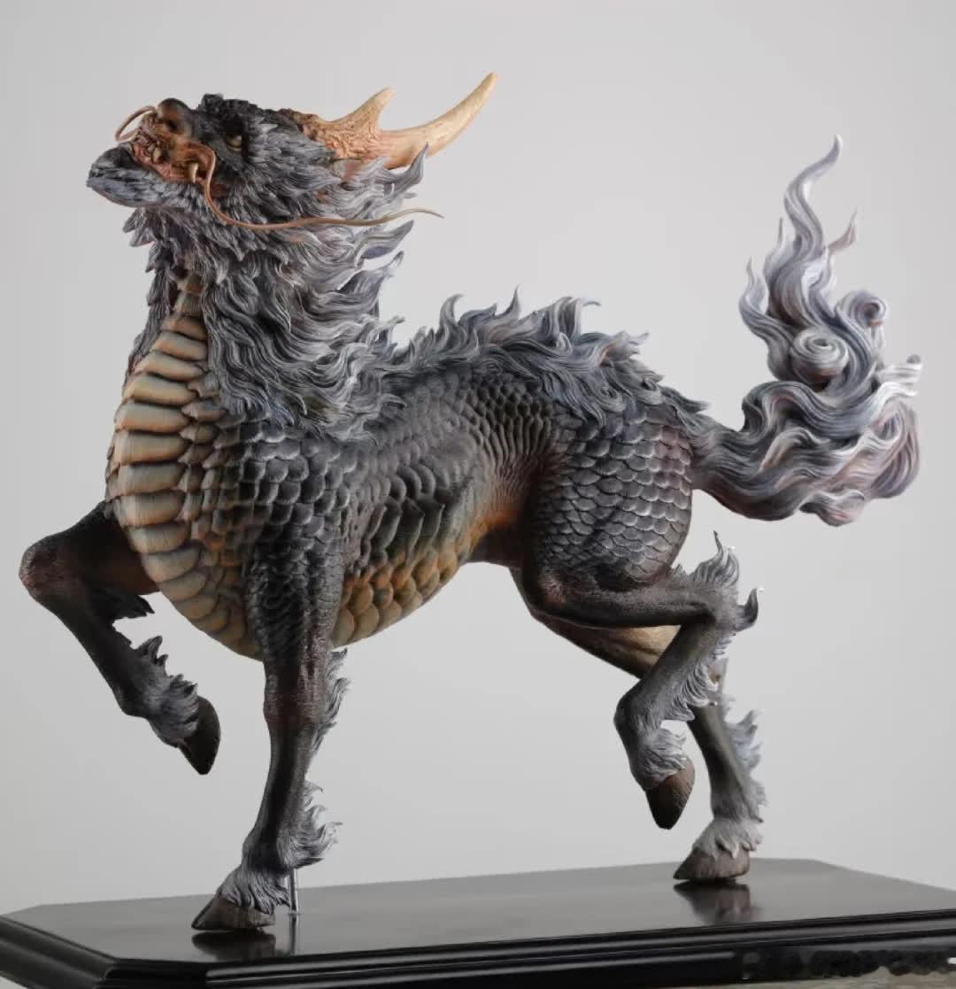 墨麒麟太惨了！封神二中，它对邓婵玉下不了嘴遭暴打，拼命救主却成蛊兽。 