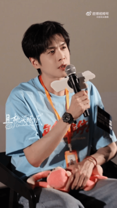 张若昀演职场新人好贴刘奔这个角色被张若昀演活了！前期怀揣热忱、执拗纯粹，被职场不