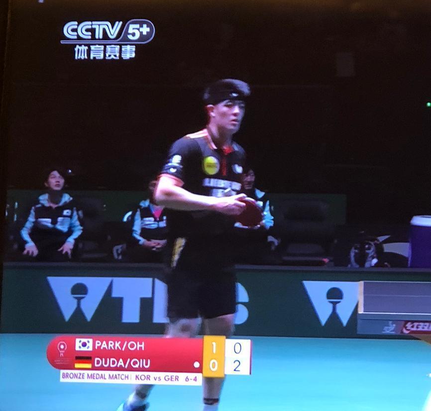 希望德国队拿到季军！正在看在成都举行的国际乒联混合团体世界杯比赛，德国队和韩国队